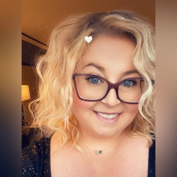 Meet your Posher, Tori - Picture 1 of 1